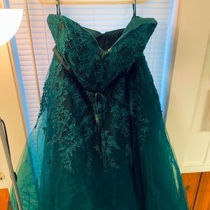 Emerald Green Tulle Lace Ballgown, Plus size 24
